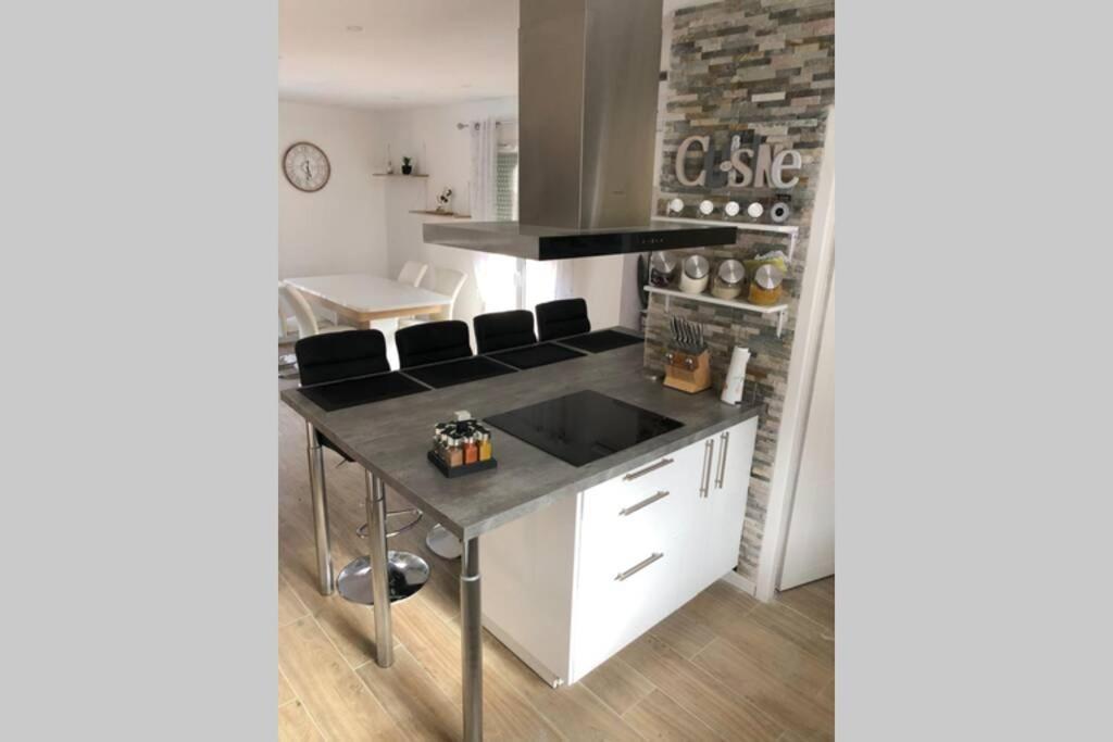 Agréable Maison entre Bordeaux et le Bassin Saint-Jean-d'Illac Extérieur photo